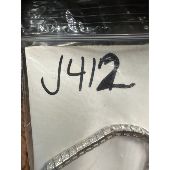 Tennis Bracelet Silver Tone Square Cut Clear Stones Box Clasp Statement 7 Inch - Picture 9 of 9